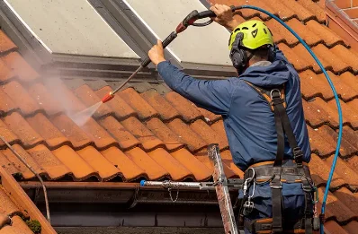 Démoussage et hydrofuge de toiture à Baizieux